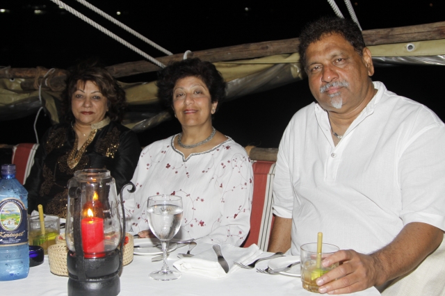 Tamarind Dhow - Hamida, Shamim and Nakulan  (with dawa)